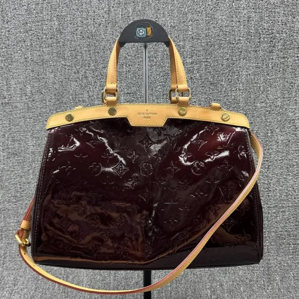 LOUIS VUITTON Brea Amarante Monogram Vernis Handbag 699-072225